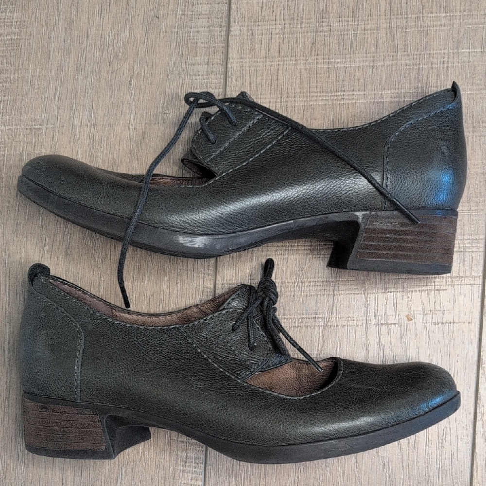 Dansko Black Flats with Classic Design